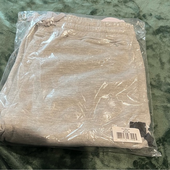 Neff Sweatpants - Picture 4 of 4